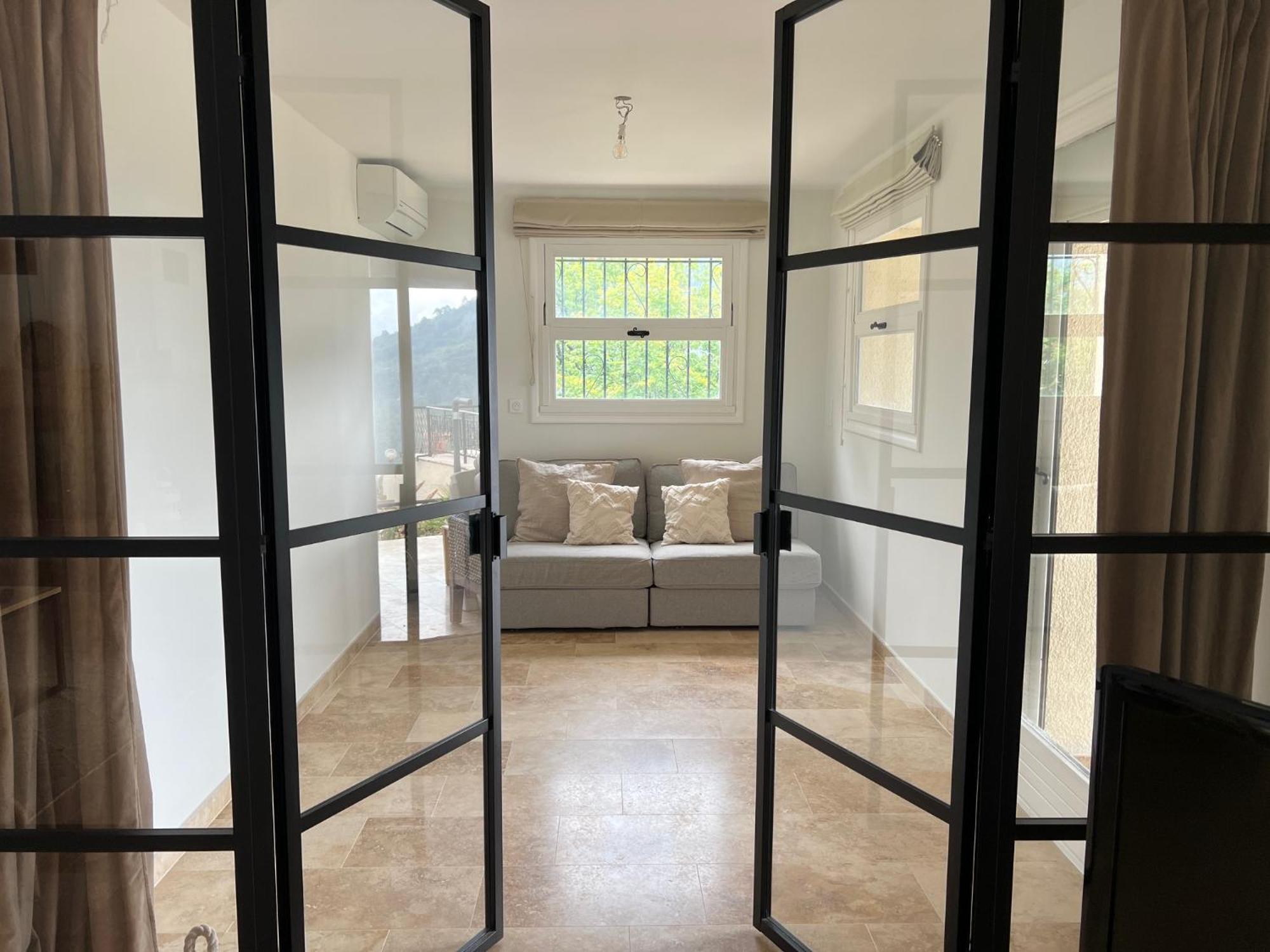 Cote 'd Azur - Detached Private Villa Coaraze
