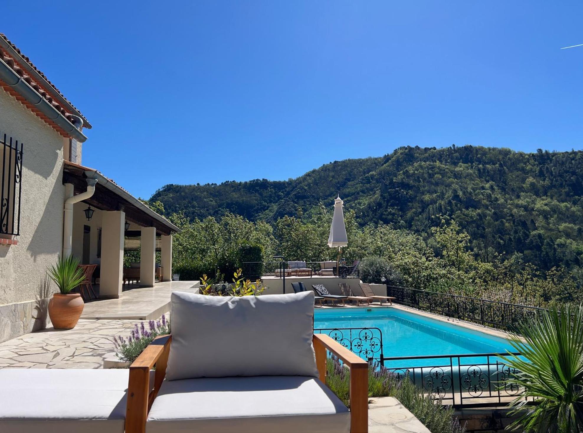 Cote 'd Azur - Detached Private Villa