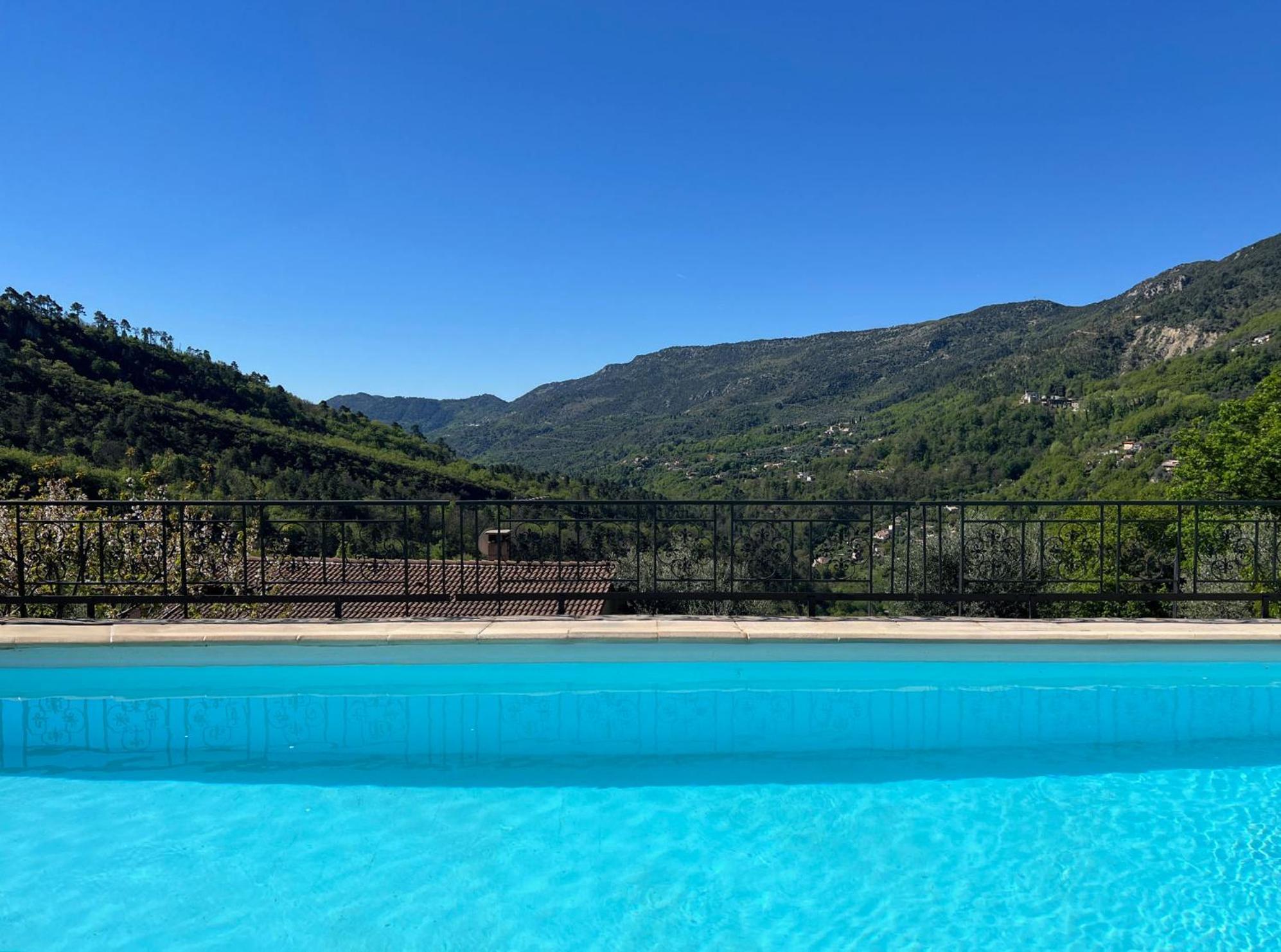 Cote 'd Azur - Detached Private Villa